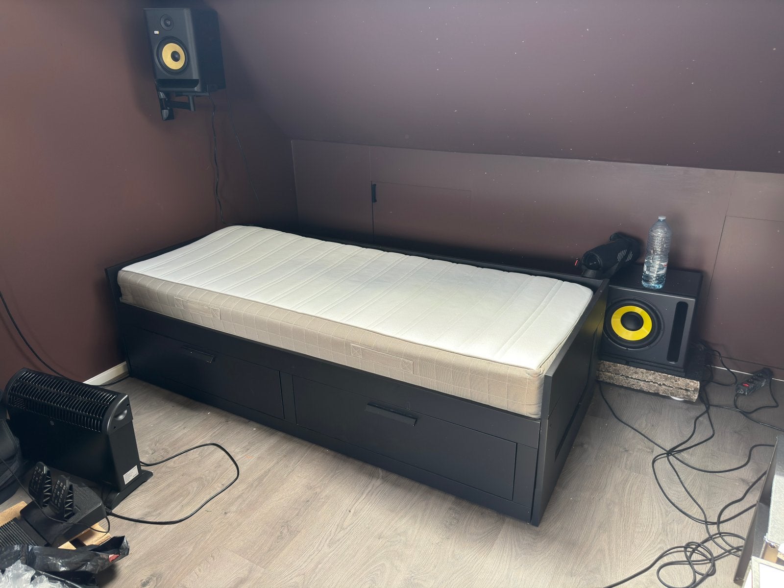 Ikea bed (brimmnes), Ophalen, Zo goed als nieuw