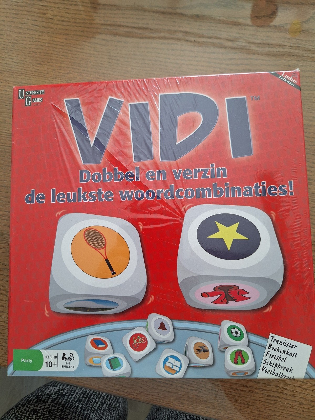 VIDI: Dobbel en verzin de leukste woordcombinaties!, Hobby en Vrije tijd, Drie of vier spelers, Ophalen of Verzenden, Nieuw, University Games