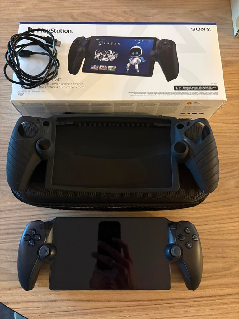 Playstation Portal zgan 28-11-2025 met toebehoren, Spelcomputers en Games, Overige genres, 1 speler, Ophalen of Verzenden, Zo goed als nieuw