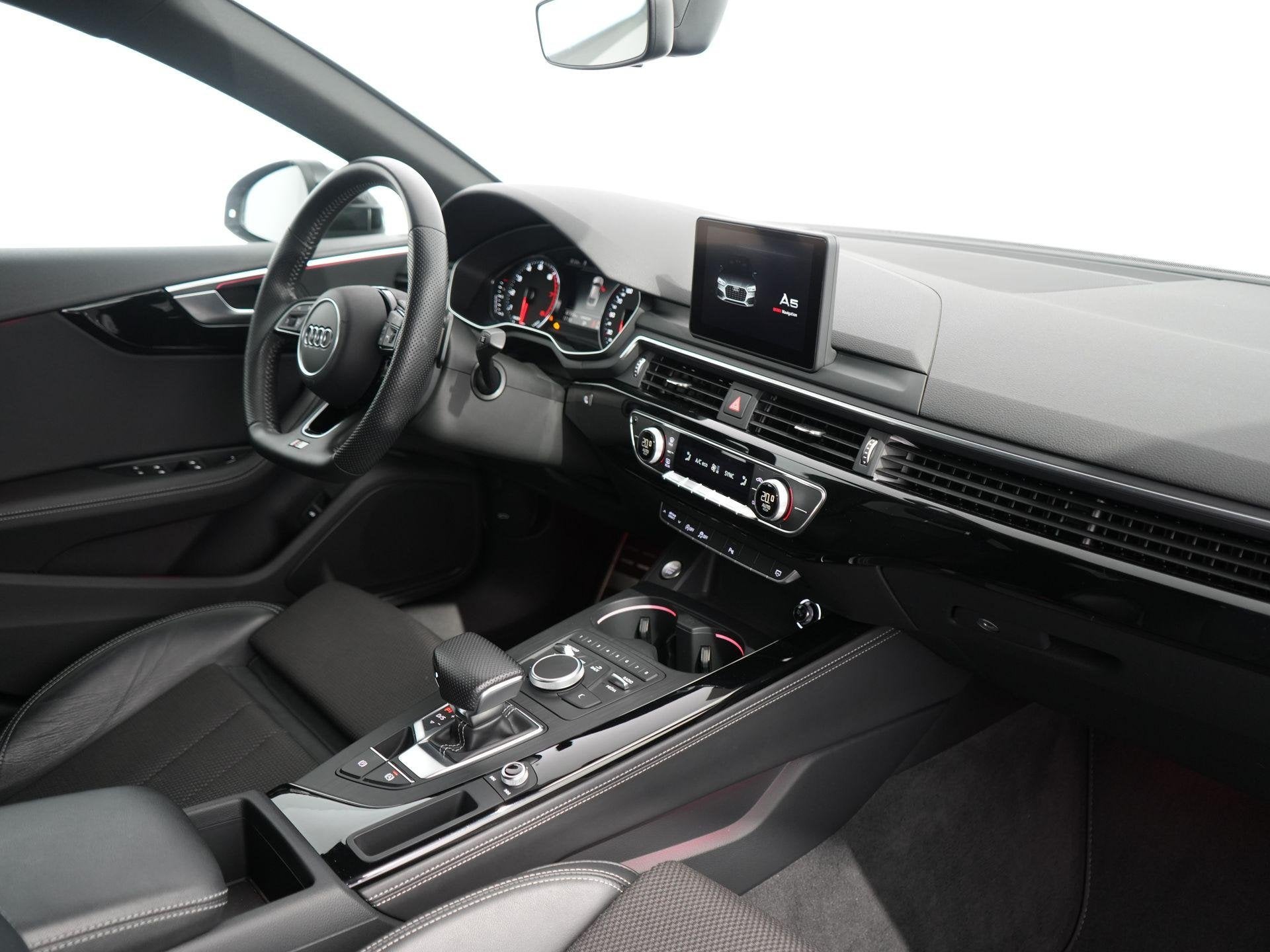 Audi A5 Sportback 35 TFSI Sport S-line black edition | Sport, Auto's, Gebruikt, 4 cilinders, Leder en Stof, Wit