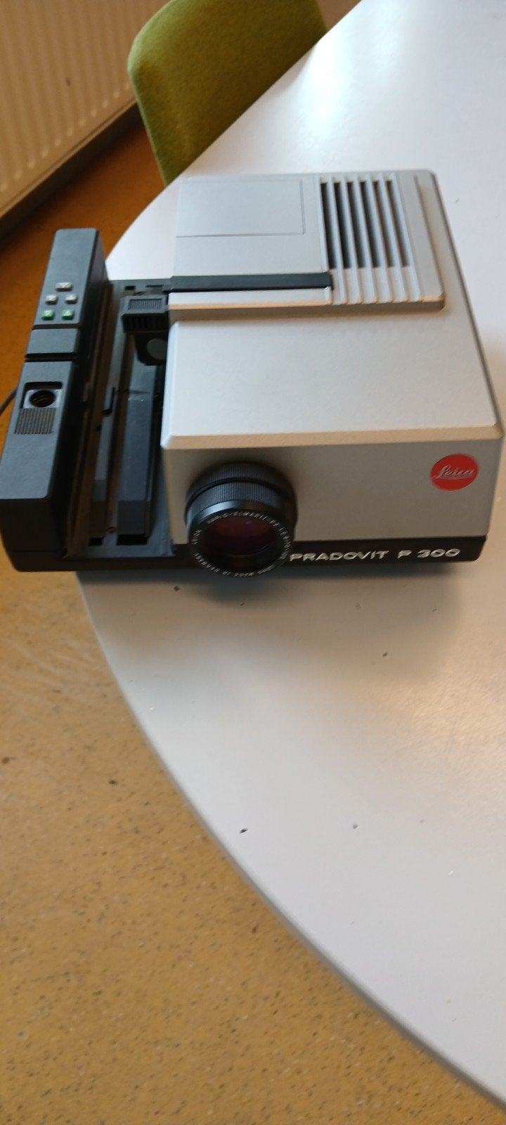 Leica Pradovit P 300 Diaprojector - Vintage Kwaliteit, Audio, Tv en Foto, Ophalen, Gebruikt