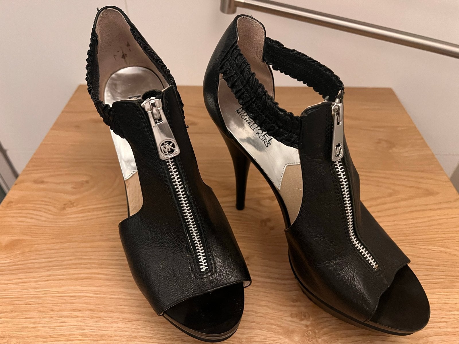 Michael Kors Zwarte Open Teen Hakken met Rits maat 40, Kleding | Dames, Ophalen, Zwart, Schoenen met hoge hakken, Gedragen