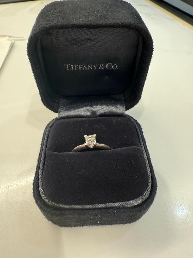 Tiffany & Co. PT950 Diamanten Ring - .38 Karaat, Sieraden, Tassen en Uiterlijk, Ringen, Ophalen of Verzenden, Met edelsteen, Dame