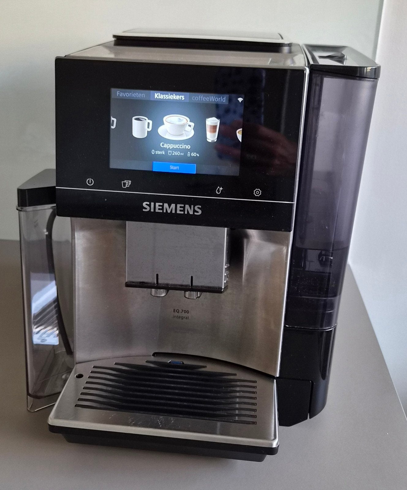 Siemens EQ.700 Integral Koffiemachine volautomatisch, Witgoed en Apparatuur, Koffiezetapparaten, Ophalen, Afneembaar waterreservoir