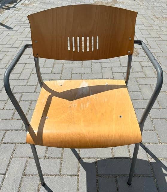 Houten kantinestoel / vergaderstoel met armleuningen, Ophalen, Gebruikt, Bruin, Vijf, Zes of meer stoelen