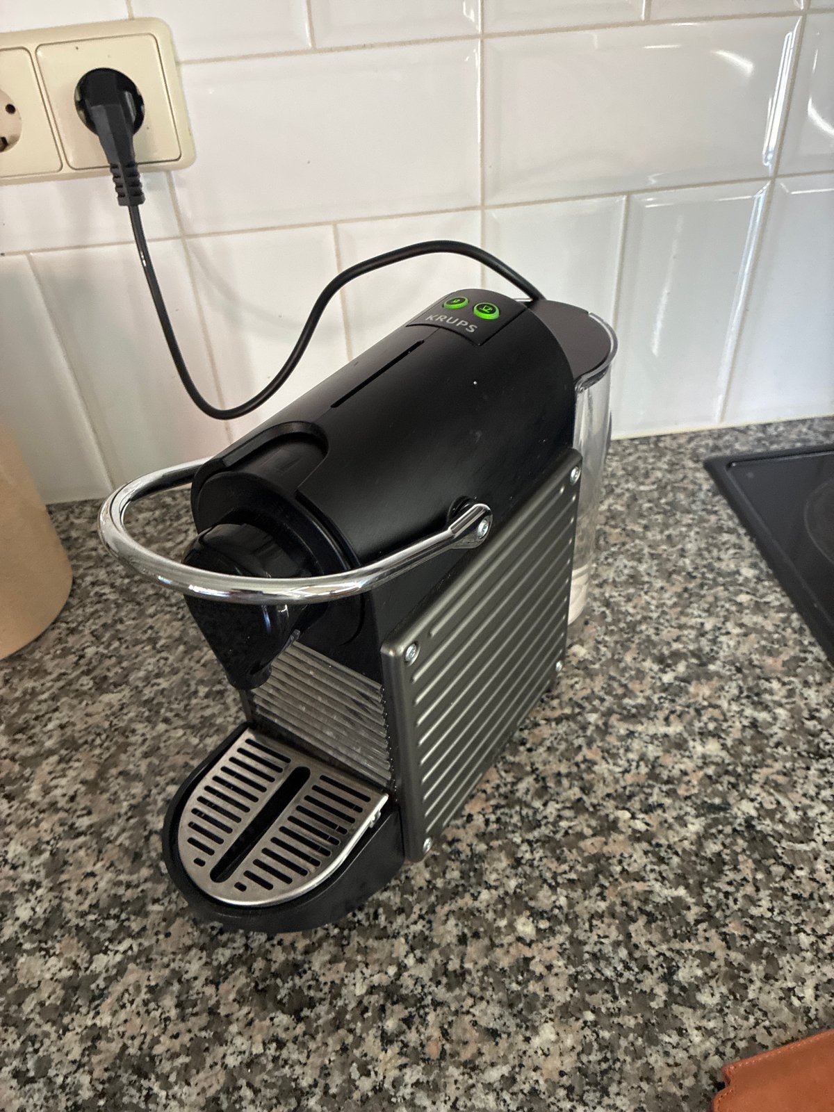Krups Nespresso Essenza Mini - Zwart, Witgoed en Apparatuur, Koffiezetapparaten, Espresso apparaat, Ophalen of Verzenden, Zo goed als nieuw