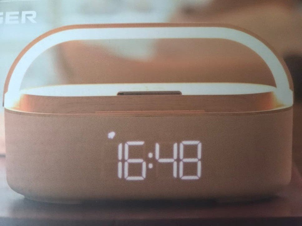 Wekker met Draadloze Oplader, wireless speaker, Ophalen of Verzenden, Nieuw, Digitaal