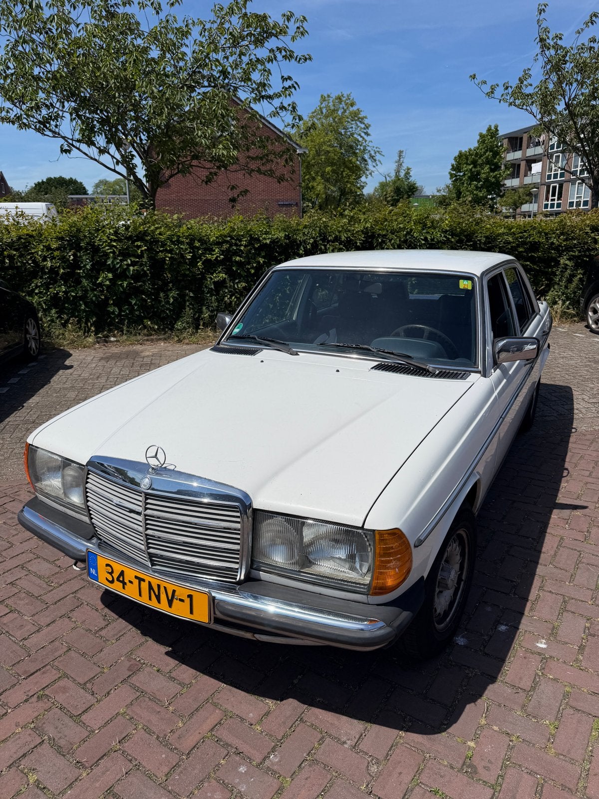 Mercedes-Benz 230E W123 1983 Oldtimer, Wit, Bedrijf, Handgeschakeld, Blauw