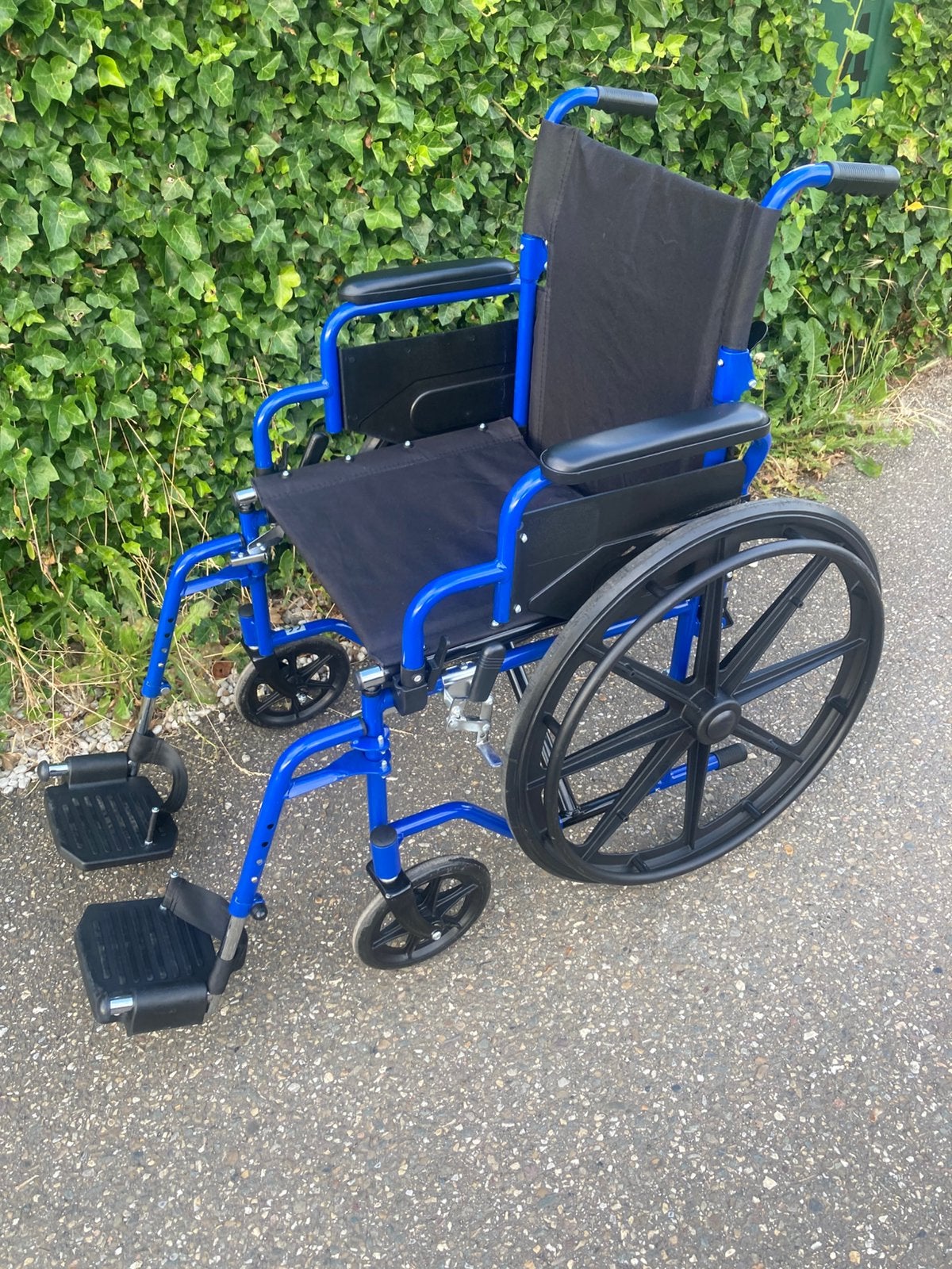 Gebruikte rolstoel van safe age blauw, Ophalen, Gebruikt, Duwrolstoel