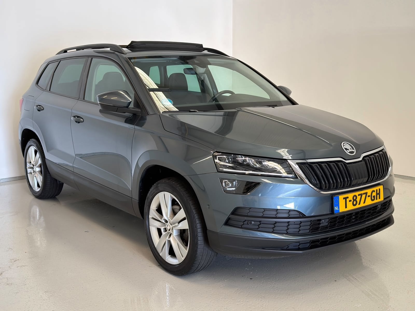 Skoda Karoq 1.5 TSI ACT Style Business / Pano / Trekhaak / A, 4 cilinders, 150 pk, Karoq, 690 kg
