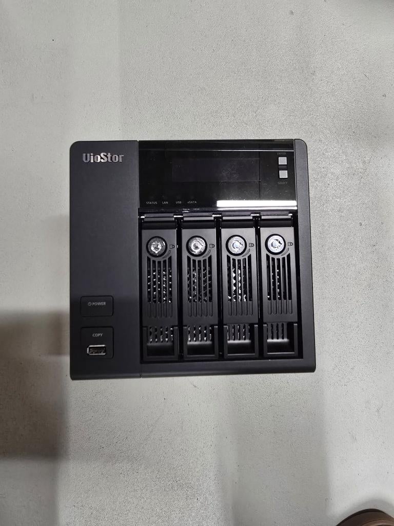 QNAP VS-4016 Pro, Computers en Software, NAS, Zo goed als nieuw, Ophalen