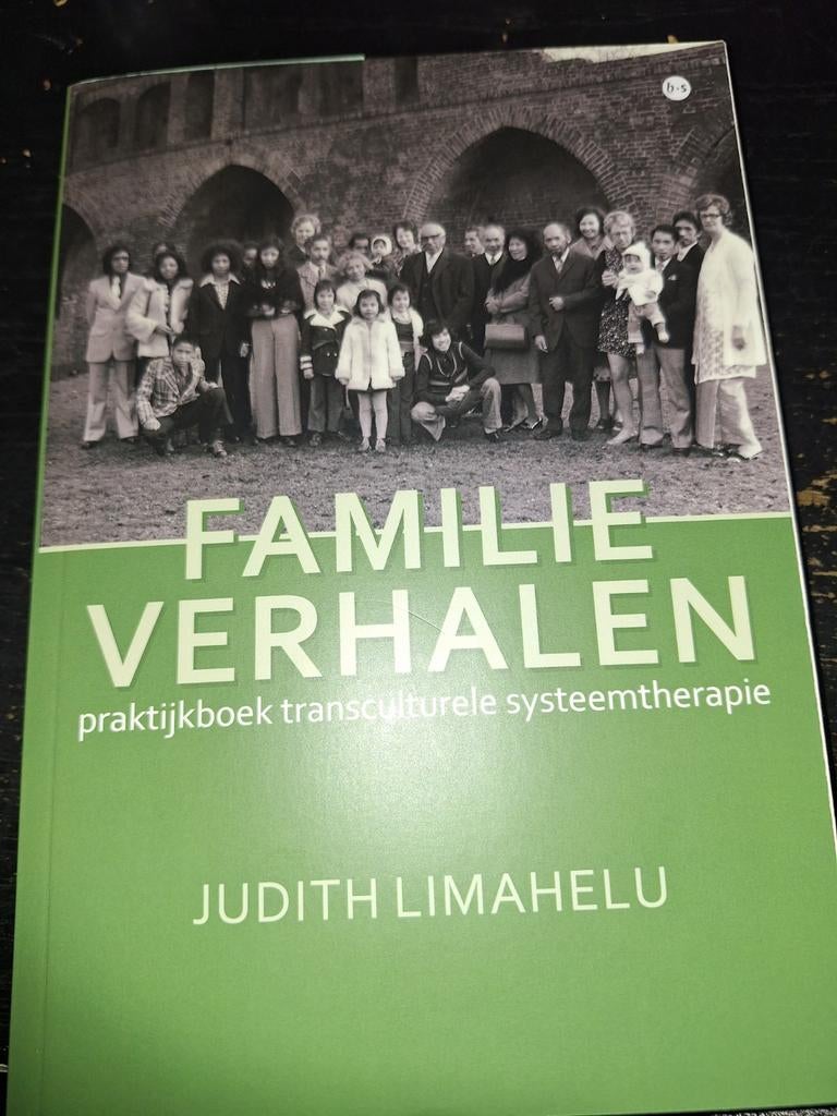 Familie Verhalen, Boeken, Ophalen of Verzenden, Zo goed als nieuw