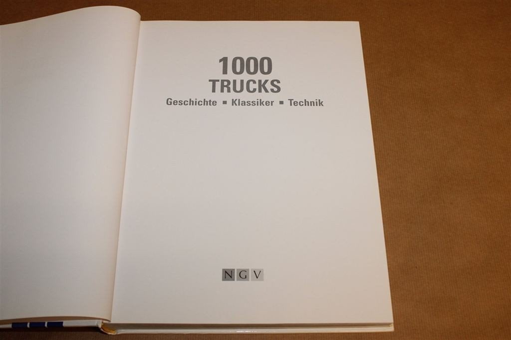 1000 Trucks — Vrachtwagens Geschiedenis & Techniek, Ophalen of Verzenden, Gelezen, Tractor en Landbouw