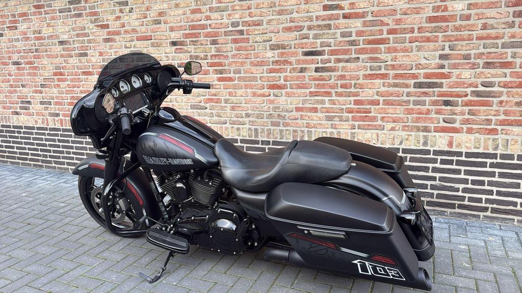 Harley Davidson 103 FLHXS Street Glide Special streetglide, Motoren, Laan van Vredenoord 33
2289 DA  Rijswijk, NL, 1690 cc, H-DCUSTOMERSERVICE@Harley-Davidson.com