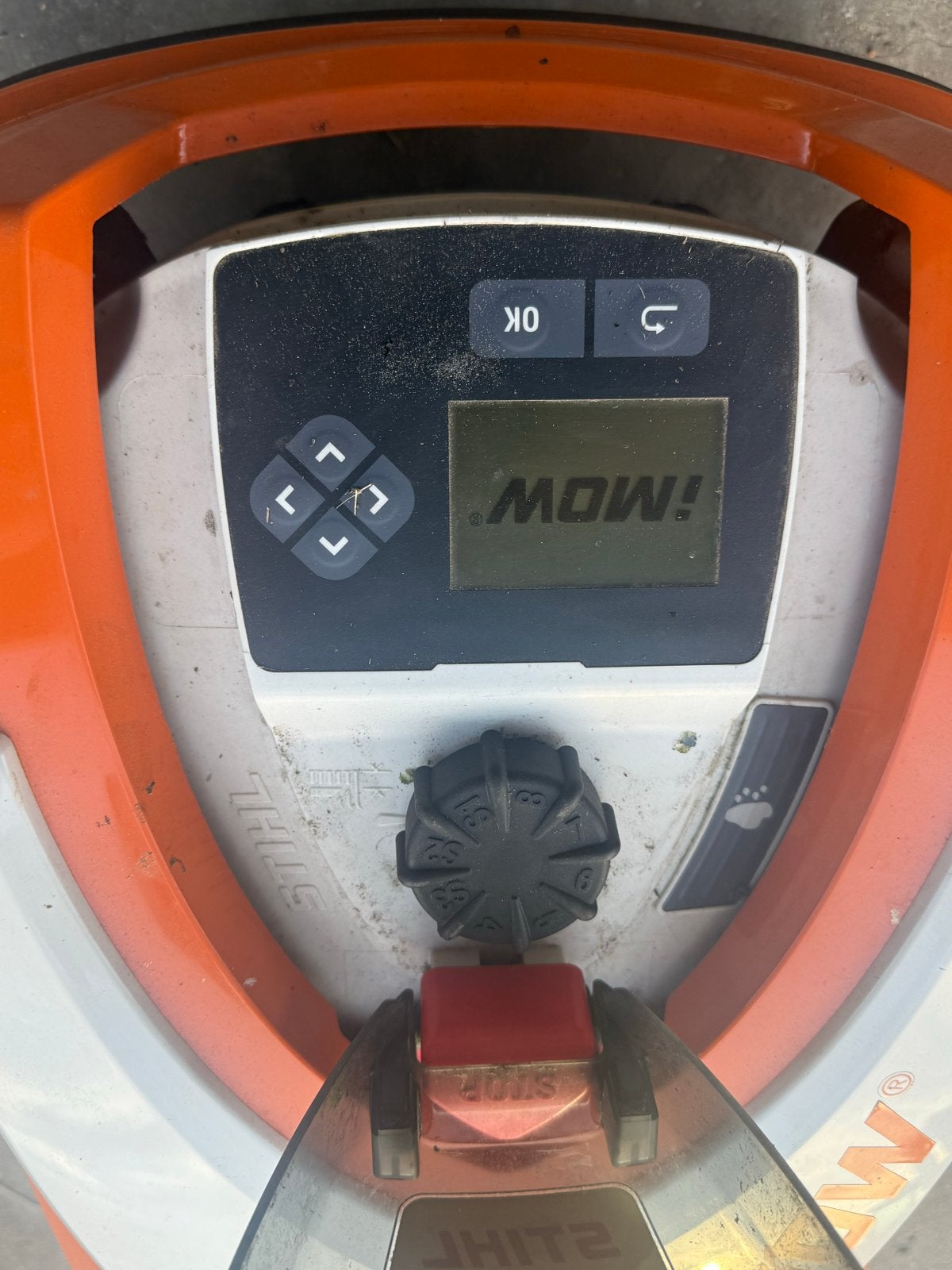 Stihl RMI422 robotmaaier - defect (werkt niet naar behoren), Cirkelmaaier, Gebruikt, Minder dan 30 cm, Accu-grasmaaier