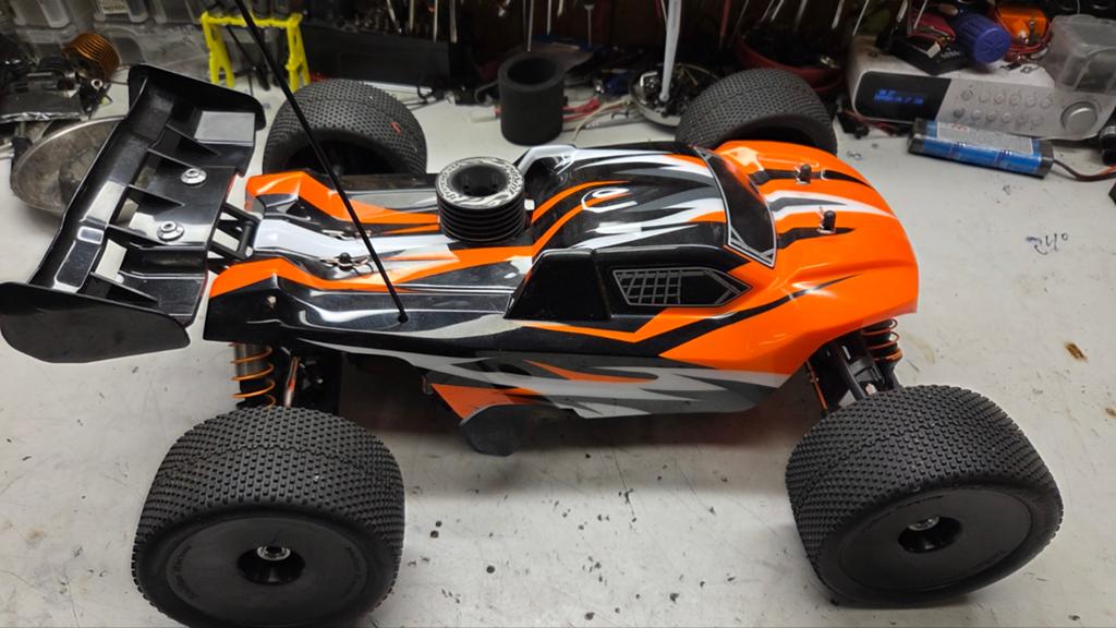 Te koop zogoed als nieuwe hyper, Hobby en Vrije tijd, Ophalen of Verzenden, Zo goed als nieuw, Schaal 1:8, Nitro