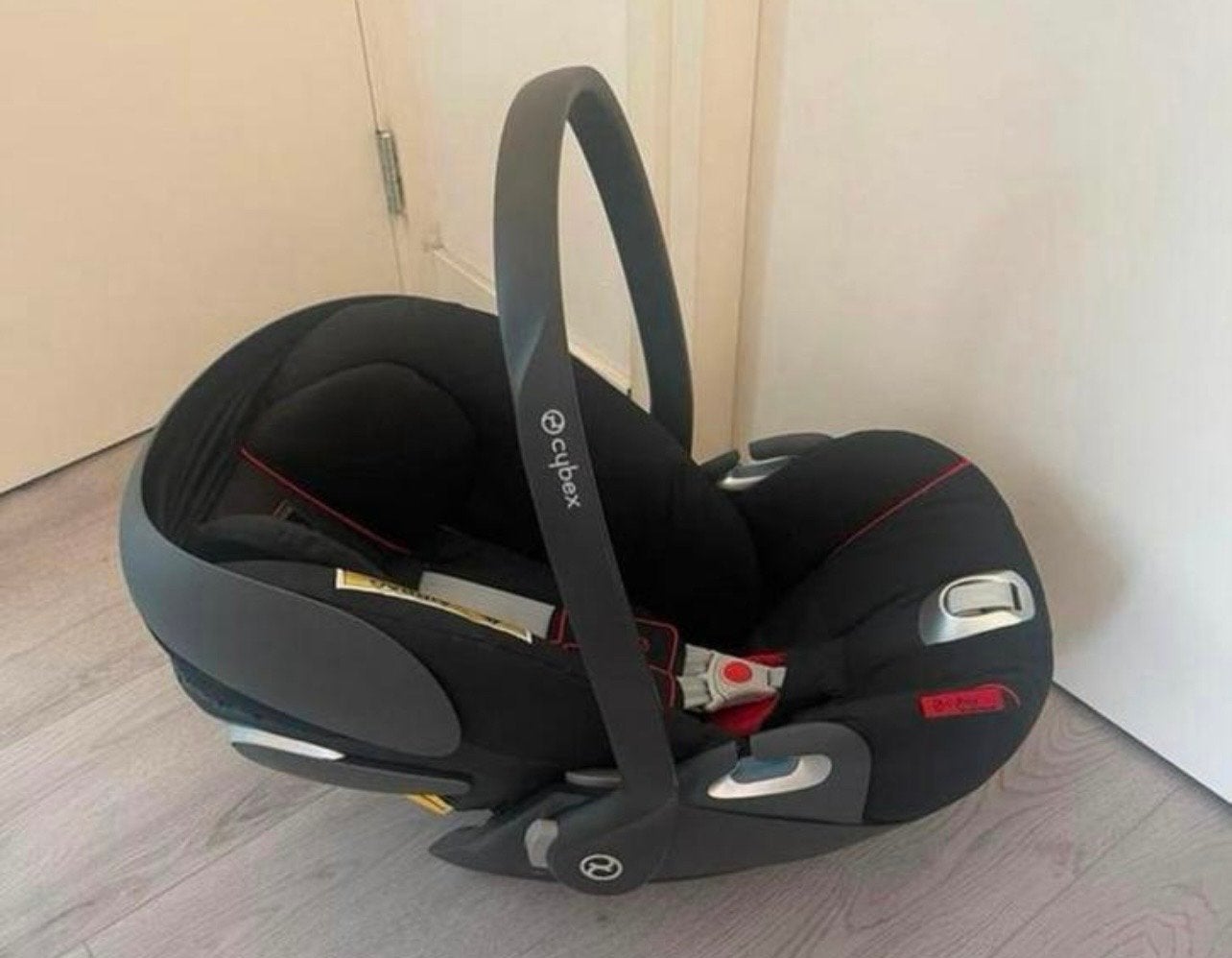 Cybex Aton 5 Ferrari autostoel - Zo goed als nieuw, Autogordel, Verstelbare rugleuning, Zo goed als nieuw, 0 t/m 13 kg