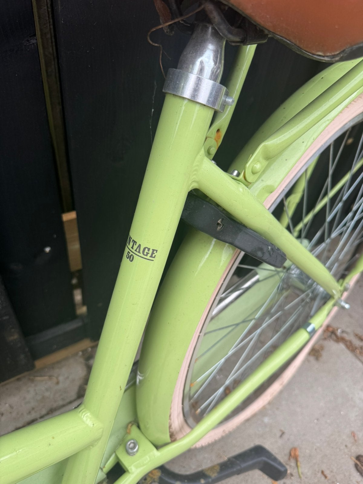 28 inch stadfiets altec replay reinders monnalisa, Fietsen en Brommers, Ophalen of Verzenden, Zo goed als nieuw, Overige merken