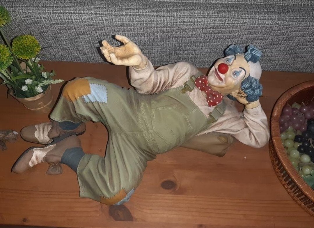 Jun Asilo, Clown, Verzamelen, Ophalen