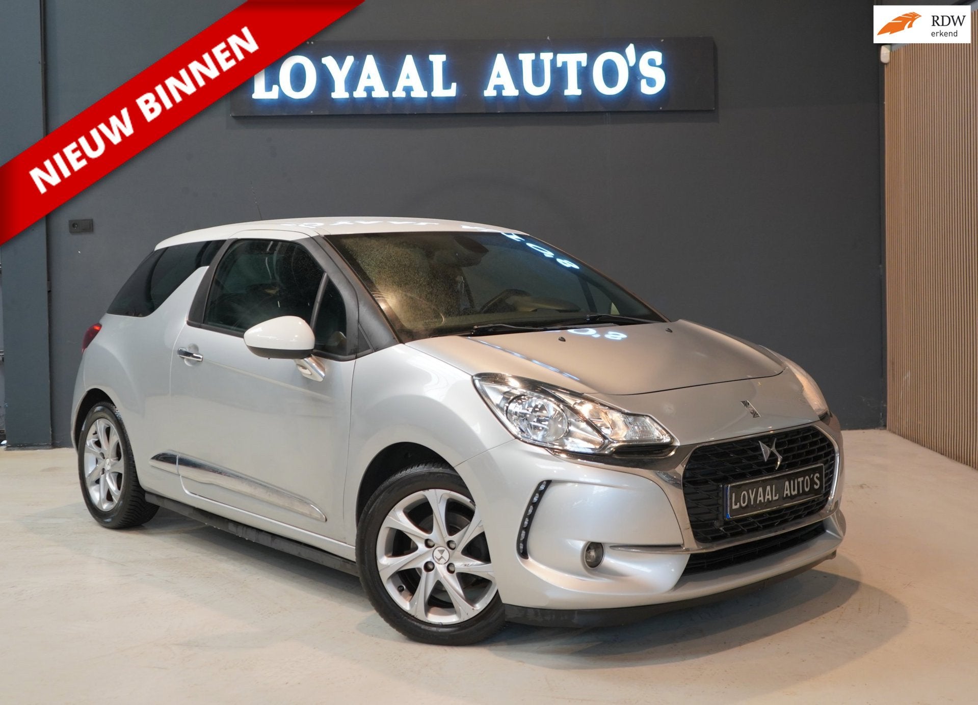 DS 3 1.2 PureTech So Chic | AUT | CRUISE | PDC | AIRCO | ELE, Auto's, Stof, Gebruikt, Euro 6, 1199 cc