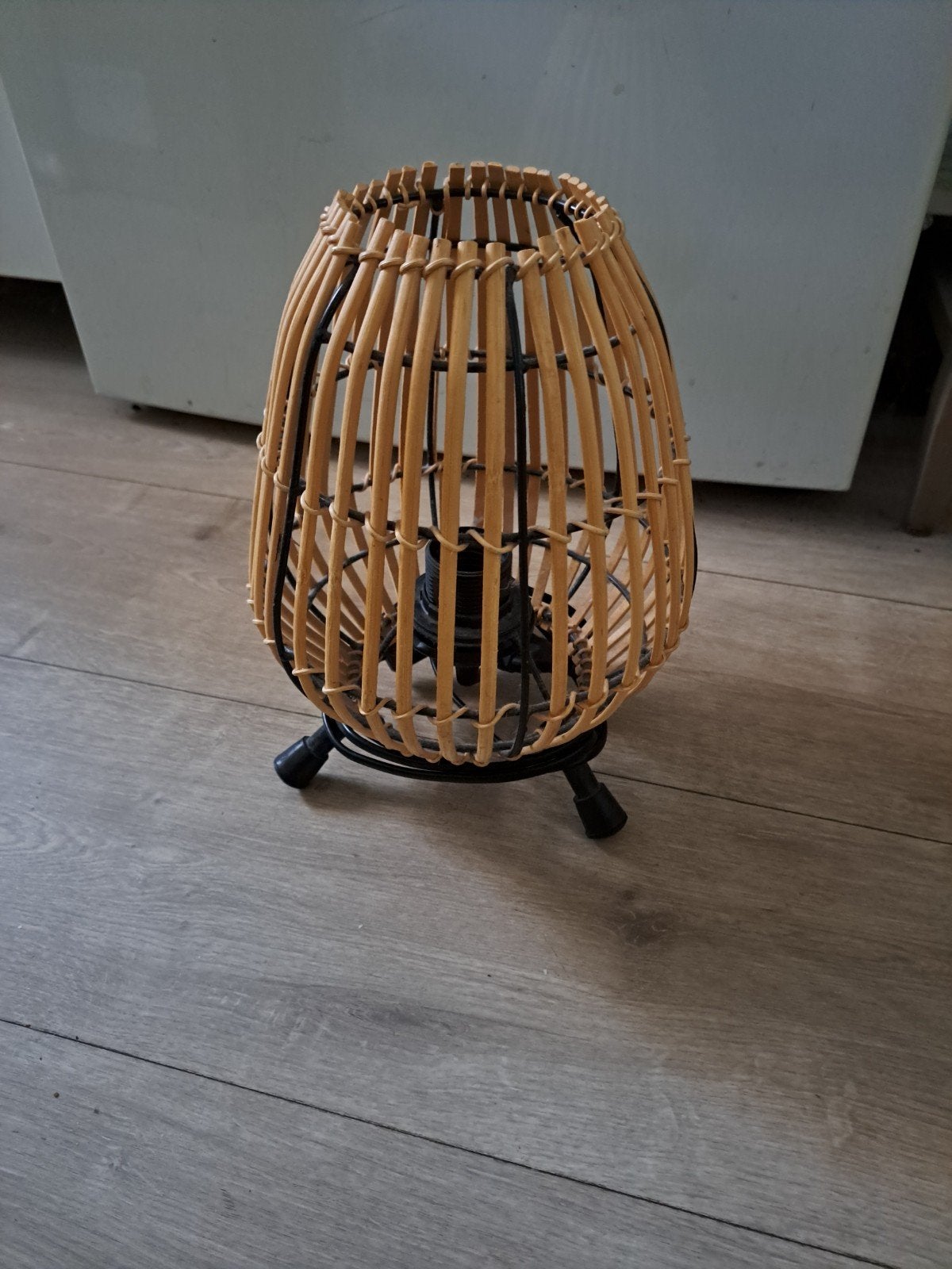 super mooie rieten tafellamp nieuw, Huis en Inrichting, Lampen | Tafellampen, Ophalen, Nieuw