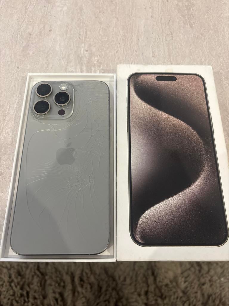iPhone 15 Pro Max met barst in achterkant, Telecommunicatie, Mobiele telefoons | Apple iPhone, 512 GB, Gebruikt, IPhone 15 Pro Max
