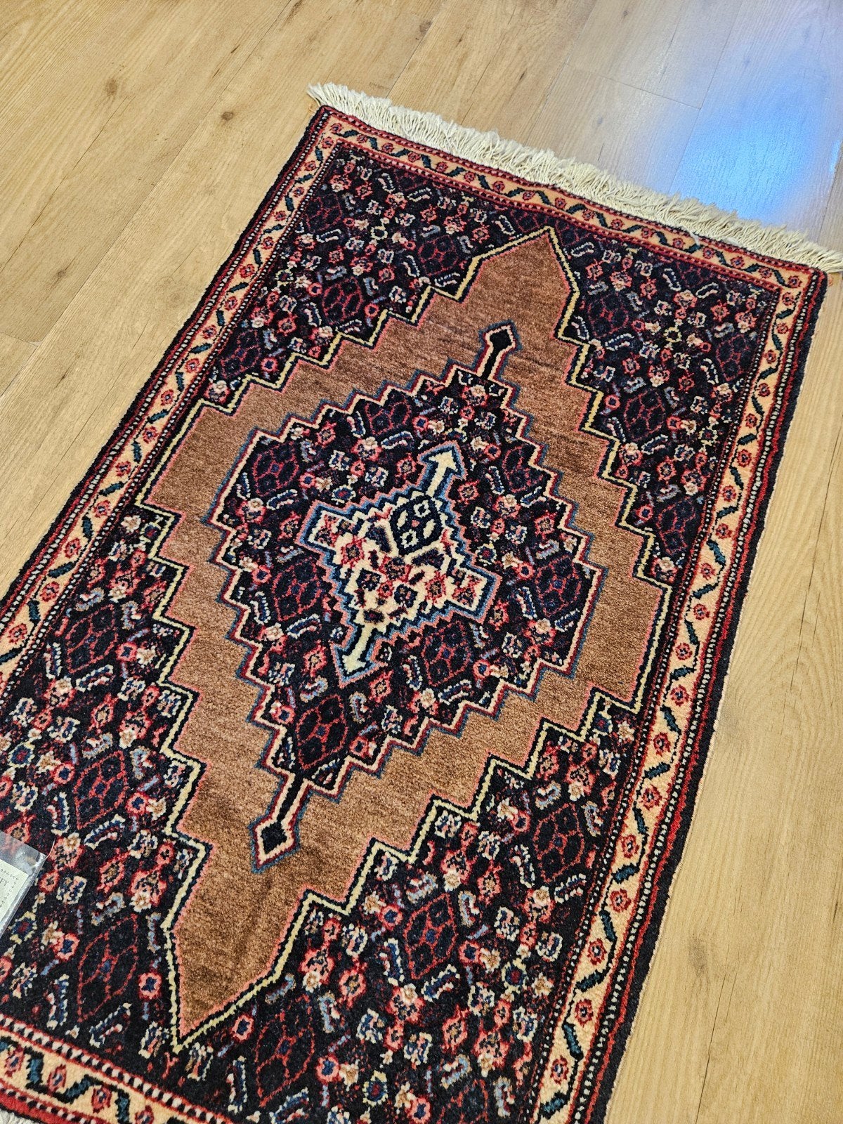 Vintage handgeknoopt perzisch tapijt senneh 116x67, Huis en Inrichting, Stoffering | Tapijten en Kleden, Info@SlatsAntiek.nl, Tweedehands