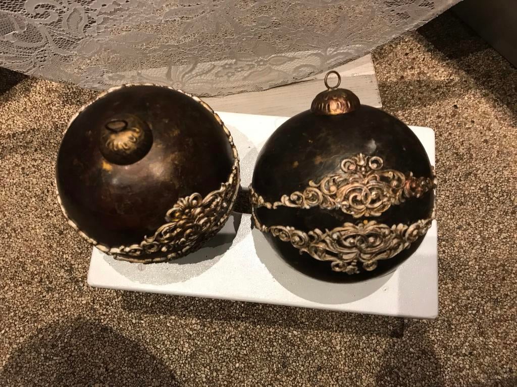 Ijzeren hangbollen met elementen, Huis en Inrichting, Woonaccessoires | Overige, Ophalen of Verzenden, Zo goed als nieuw