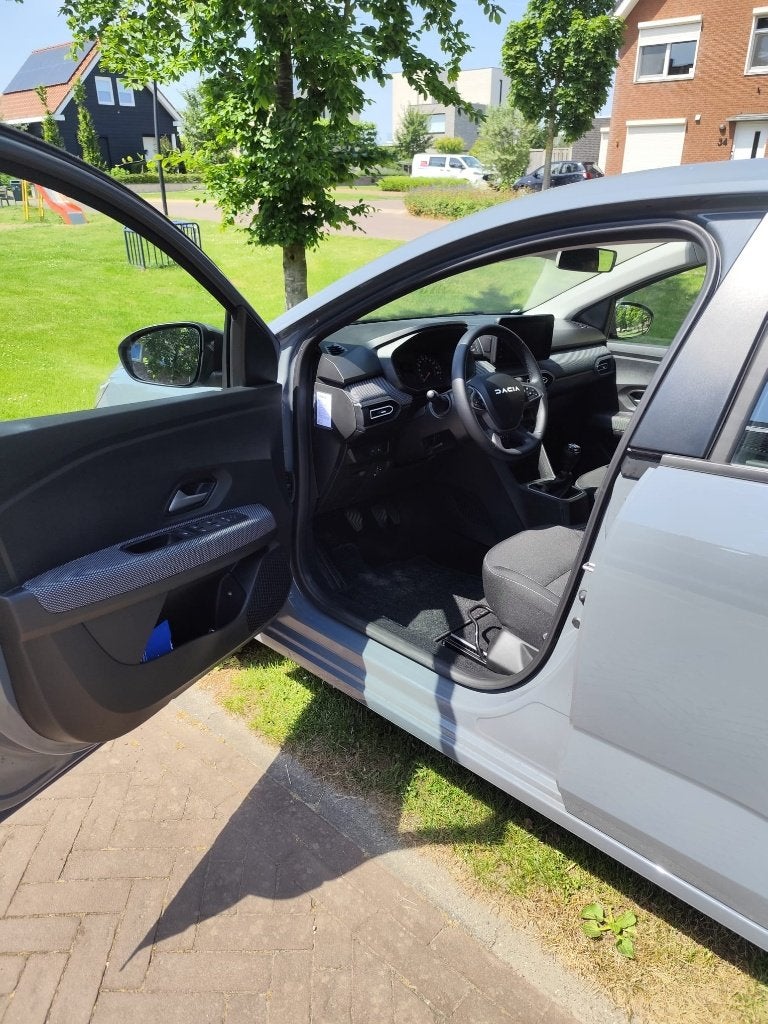 Dacia Sandero 1.0 TCe 100pk Bi-fuel GPF 2024 Grijs, Voorwielaandrijving, 100 pk, Origineel Nederlands, Handgeschakeld