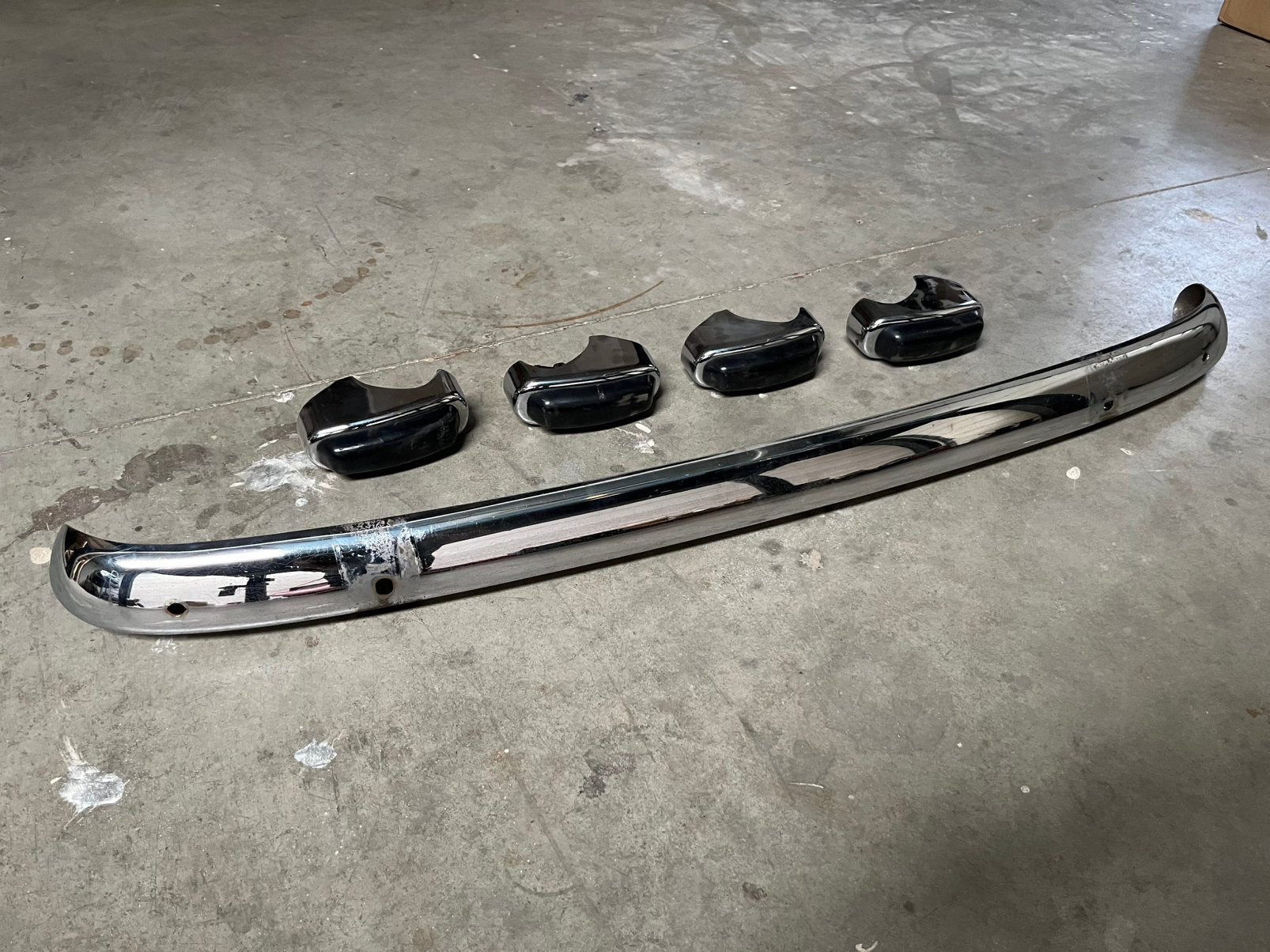 Fiat 850 achterbumper en rozetten, Ophalen, Fiat
