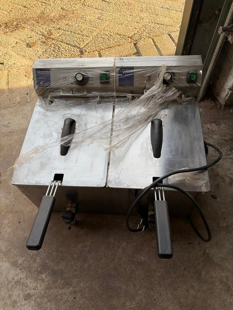 Hendi dubbele friteuse 2 x 3250 W, Ophalen, Zo goed als nieuw, Duo-friteuse