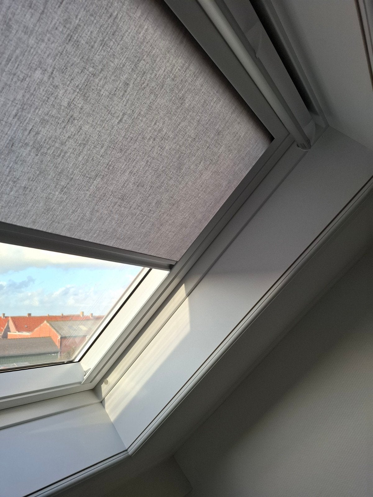 2st velux lichtdoorlatend rolgordijn, Doe-het-zelf en Verbouw, Glas en Ramen, Ophalen, 80 tot 120 cm, Zo goed als nieuw, 120 tot 160 cm
