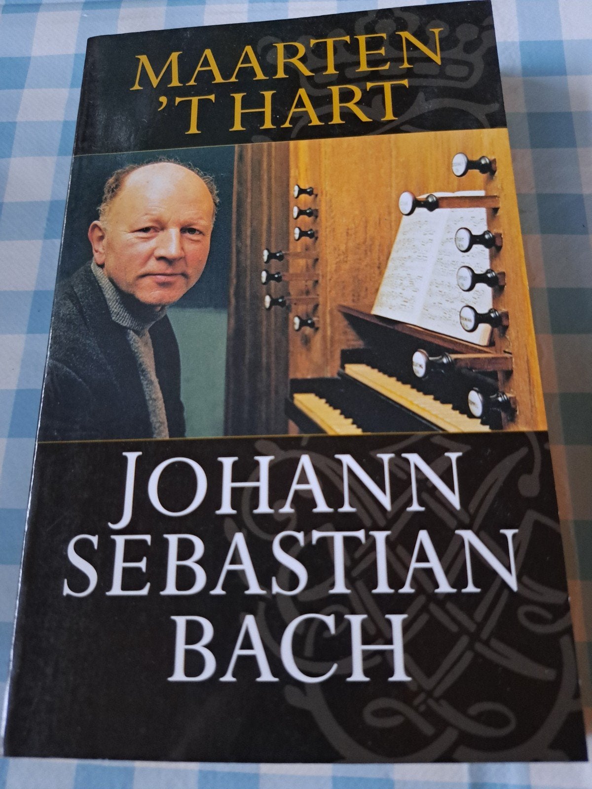 D: M. 't Hart - Johann Sebastian Bach Boek, Ophalen of Verzenden, Gelezen, Maarten 't Hart, Nederland
