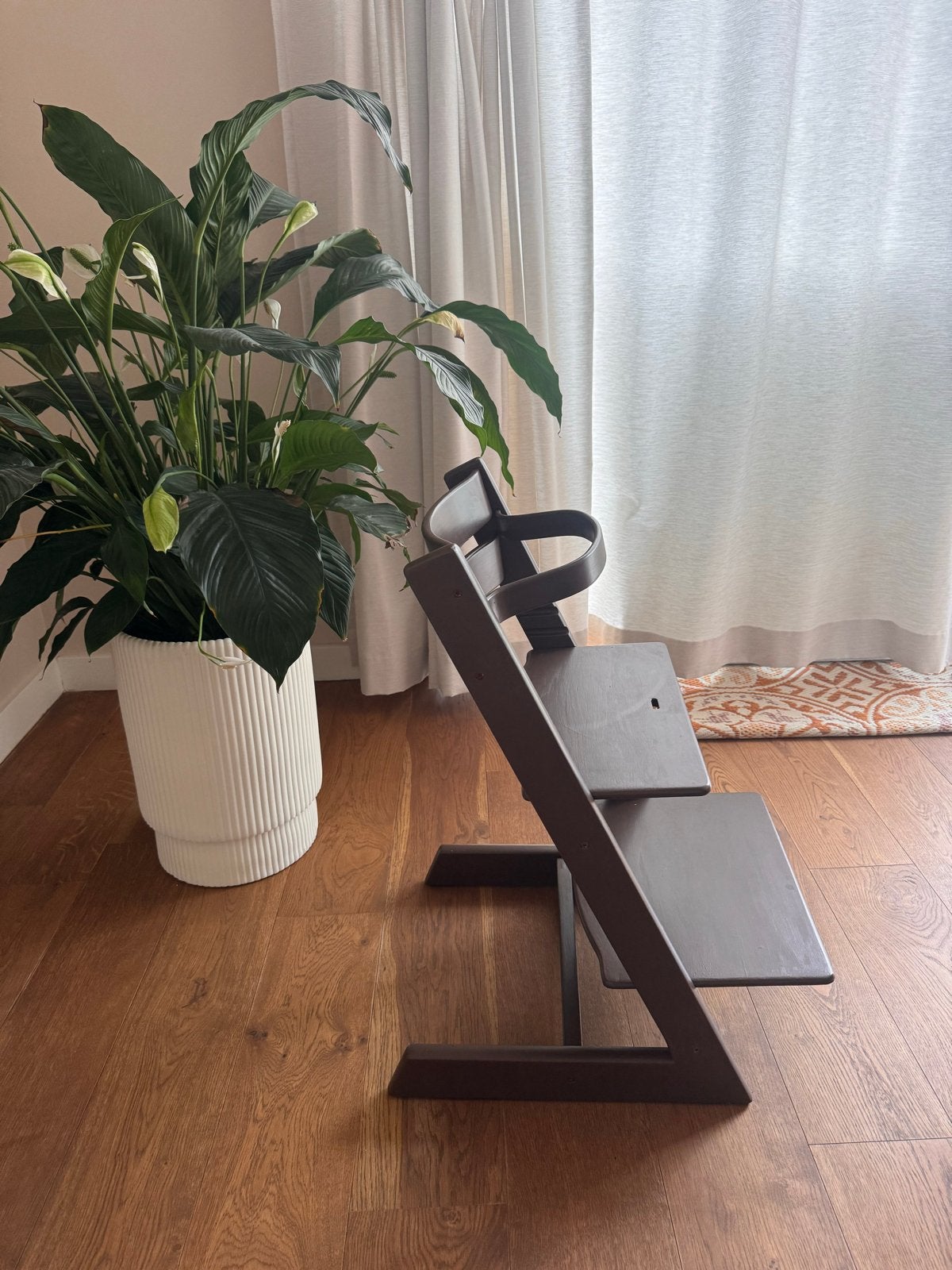 Stokke Tripp Trapp meegroeistoel - Walnootbruin, Kinderen en Baby's, Kinderstoelen, Ophalen, Gebruikt, Meegroeistoel, Aanschuifbaar