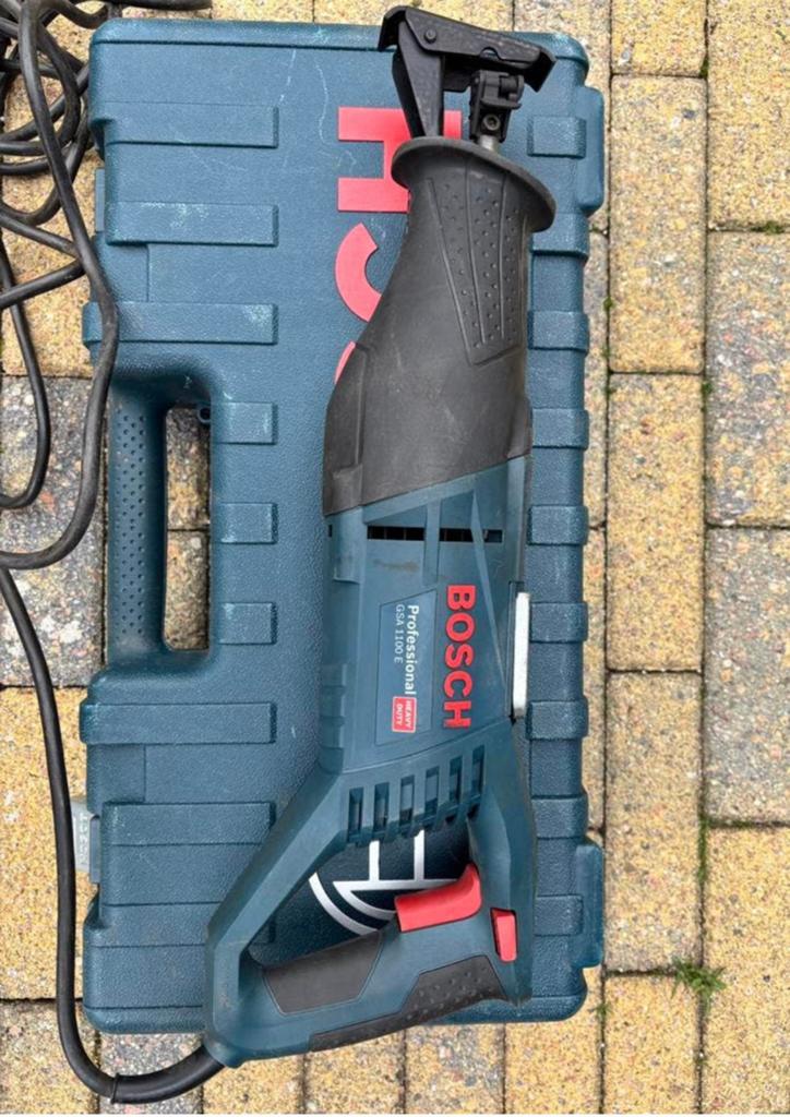 Reciprozaag Bosch GSA1100E, 70 mm of meer, 600 tot 1200 watt, Ophalen of Verzenden, Zo goed als nieuw