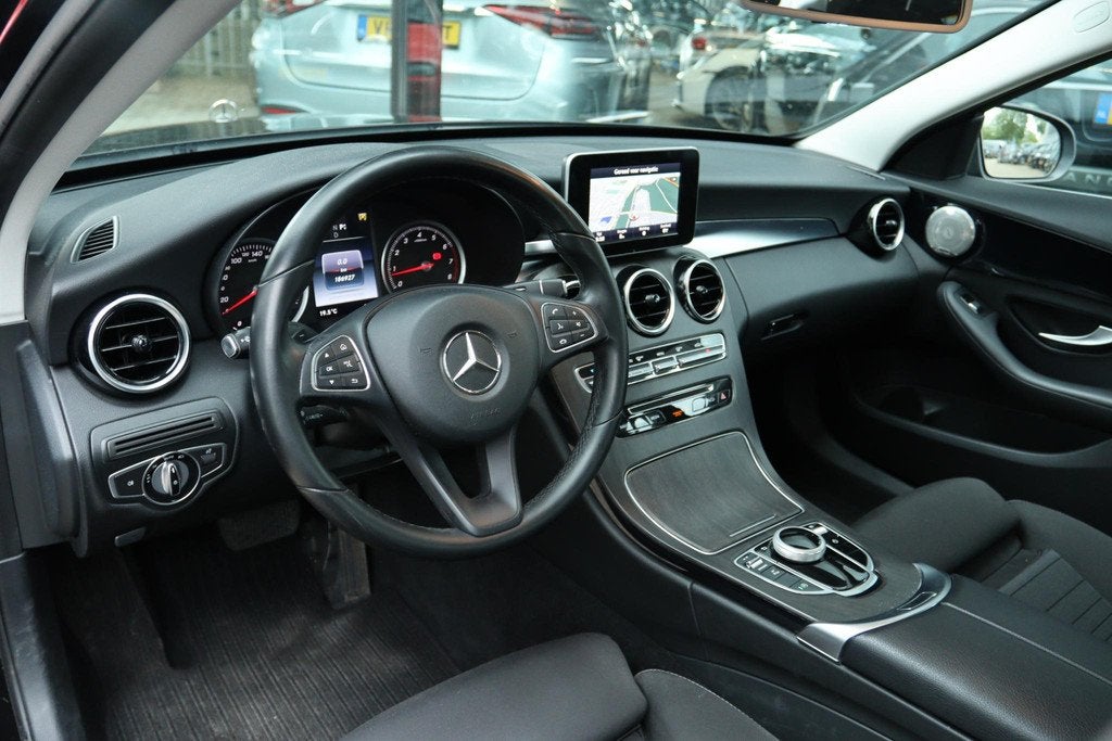 MERCEDES-BENZ C-KLASSE 180 LEASE EDITION AUT. | TREKHAAK | L, Auto's, Mercedes-Benz, Automaat, Euro 6, Zwart, Sedan