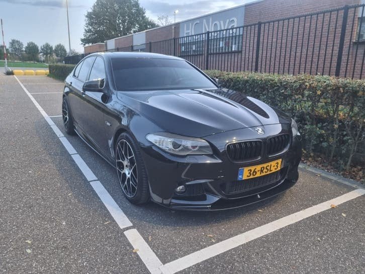 BMW 5-Serie 3.0 I 528 AUT 2011 Zwart, Auto's, Achterwielaandrijving, Particulier, 1630 kg, Onderhoudsboekje
