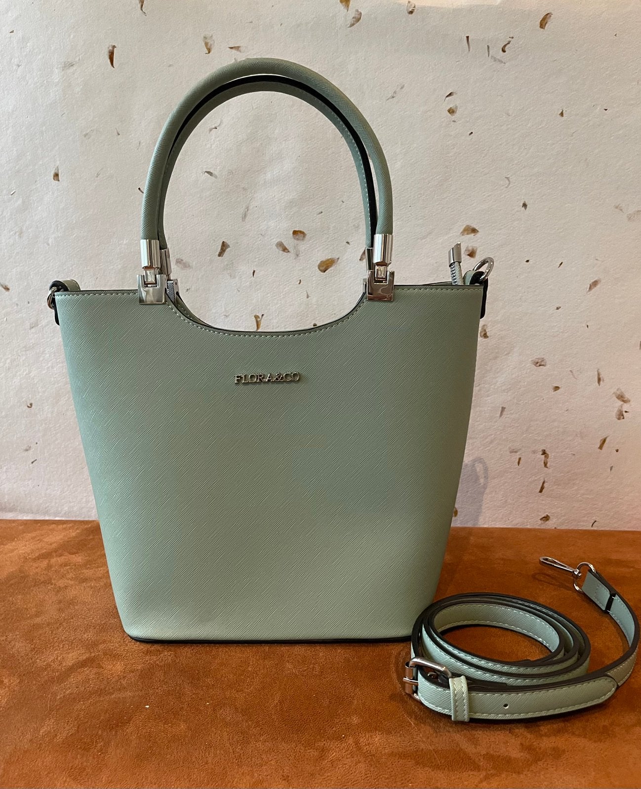 Stijlvolle handtas ( mint groen) van Flora & Co, Sieraden, Tassen en Uiterlijk, Ophalen of Verzenden, Nieuw, Groen, Handtas