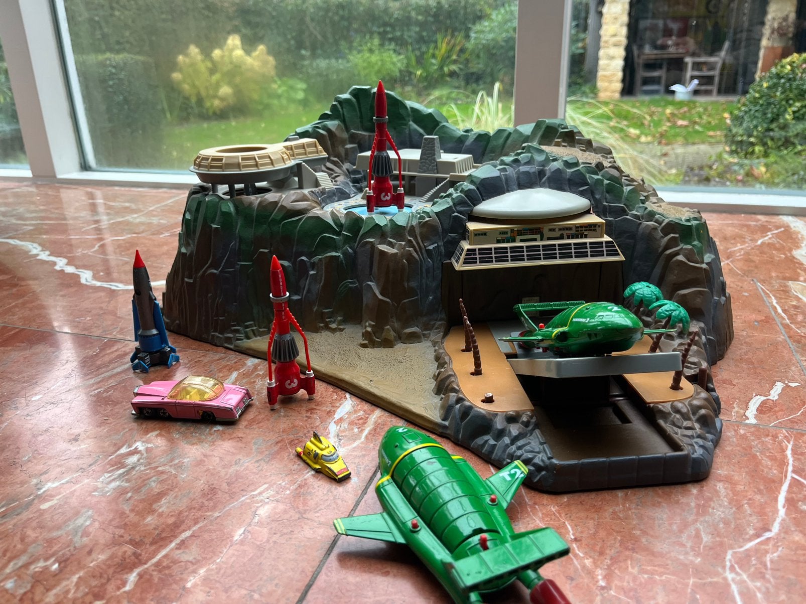 Thunderbirds Tracy Iland, Ophalen, Gebruikt