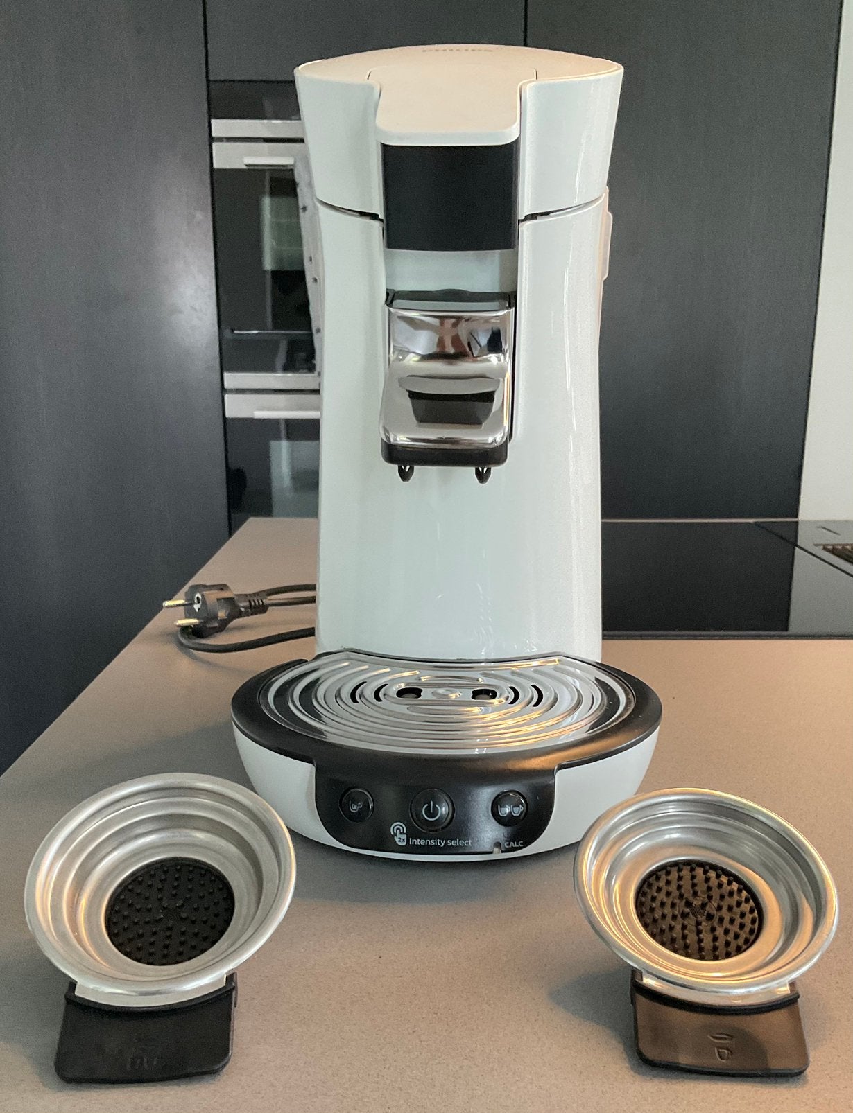 Te koop: zgan Senseo Wit koffiezetapparaat, Witgoed en Apparatuur, Ophalen, Zo goed als nieuw, Koffiemachine