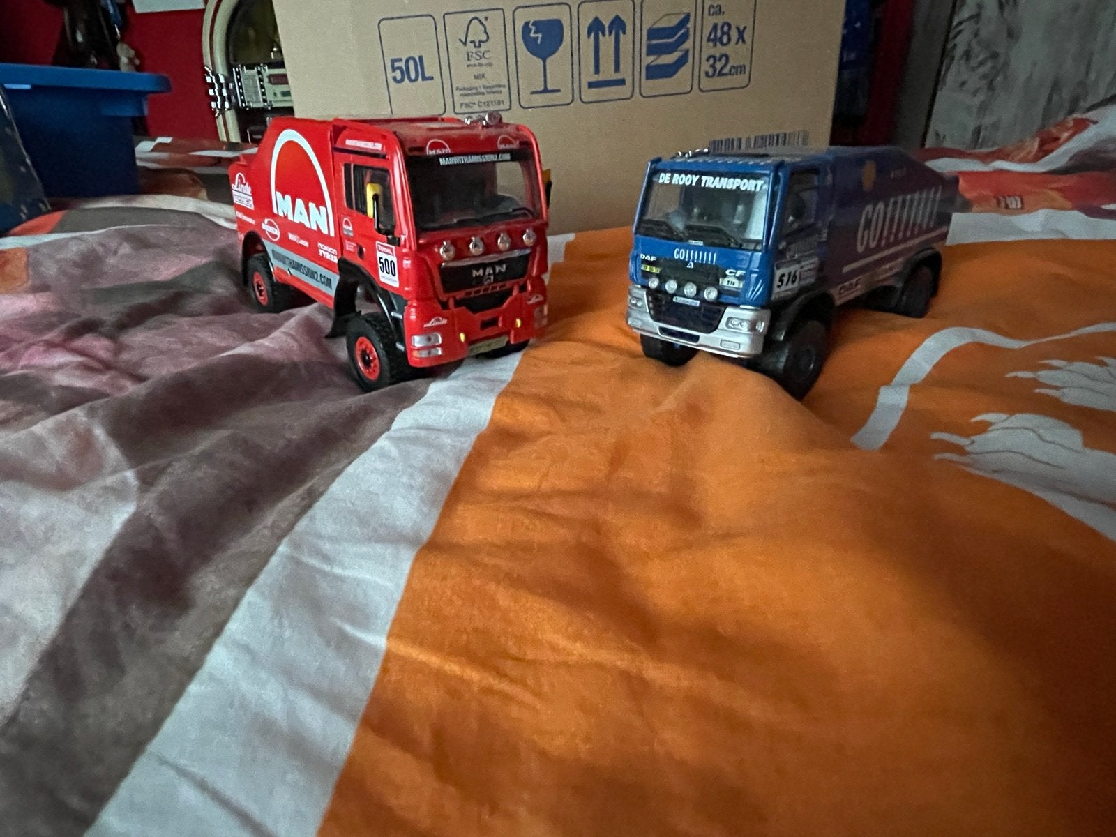 2 rally trucks, MAN en DAF, schaalmodellen, Overige merken, 1:32 tot 1:50, Ophalen of Verzenden, Zo goed als nieuw