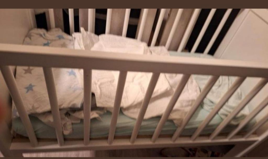 wiegje met matras, Doe-het-zelf en Verbouw, Metselstenen, Ophalen, Gebruikt, Overige typen