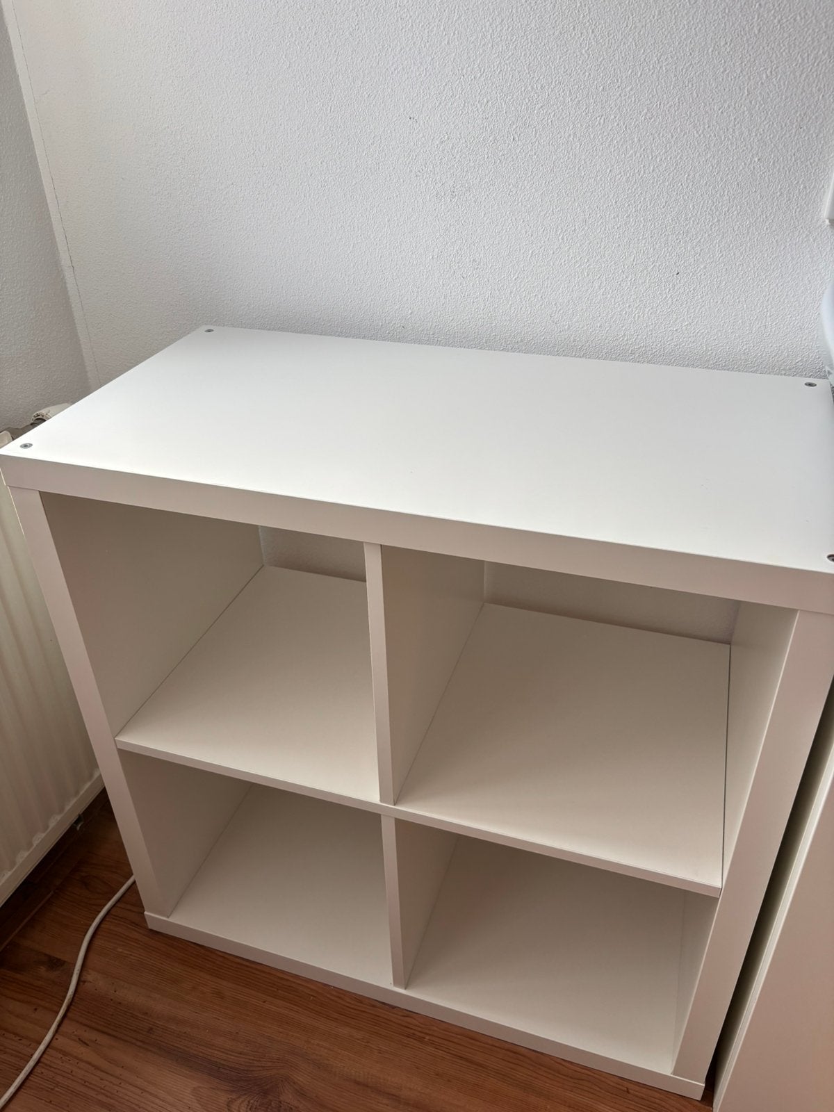 Witte Kallax kast met 4 vakken, Ophalen, Met plank(en), Gebruikt, 50 tot 100 cm