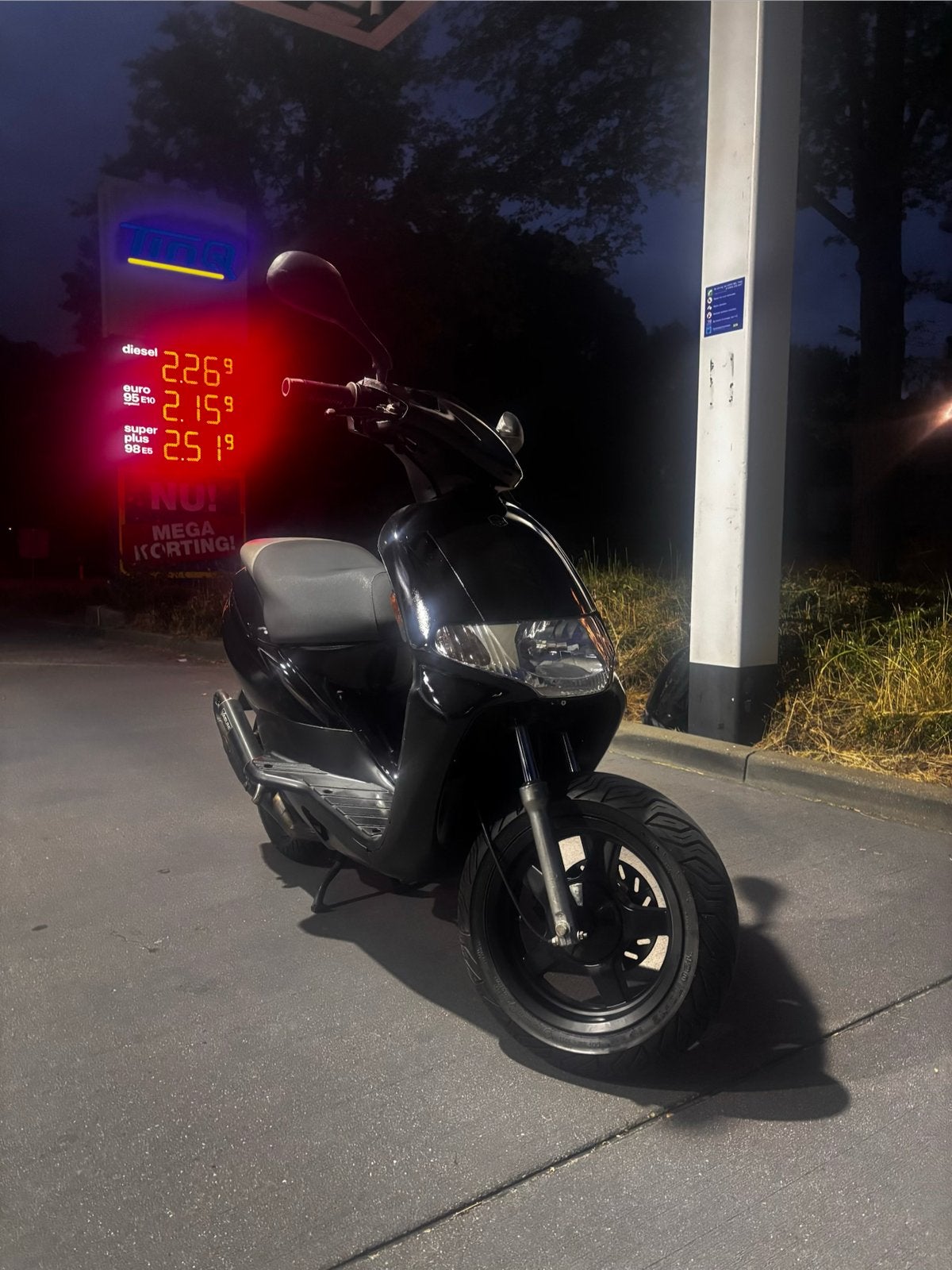 Derbi atlantis 2t 70cc brom (piaggio uitvoering), Ophalen, Maximaal 45 km/u, Zo goed als nieuw