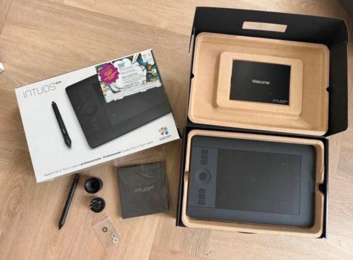 Wacom Intuos Pro PTH-451 Small tekentablet, Computers en Software, Tekentablets, Gebruikt, Bedraad, Multi-touch, Ophalen of Verzenden
