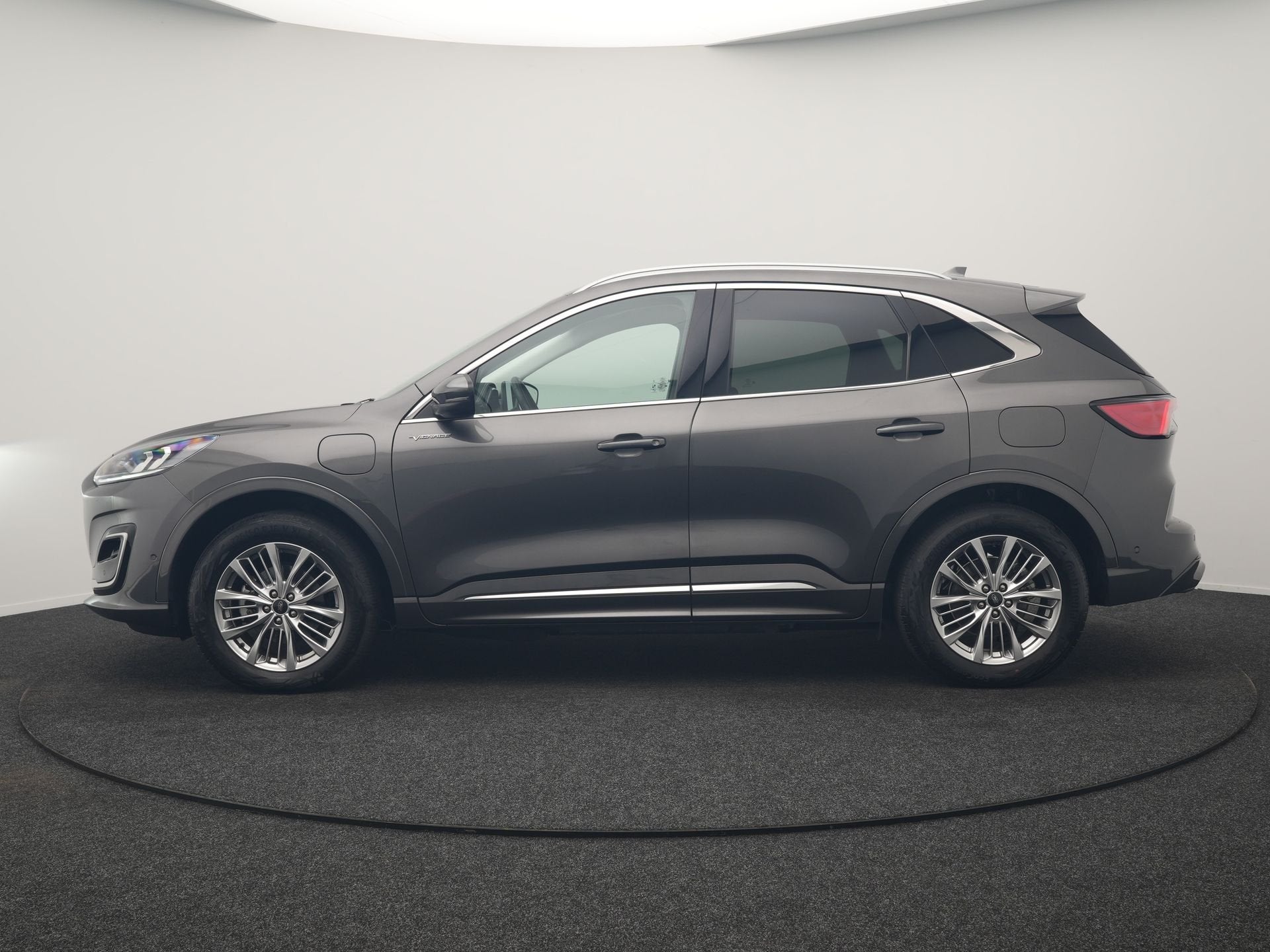 Ford Kuga 2.5 PHEV Vignale 225pk Dealer O.H. | Trekhaak Af F, Auto's, Dealer onderhouden, Gebruikt, Zwart, 4 cilinders