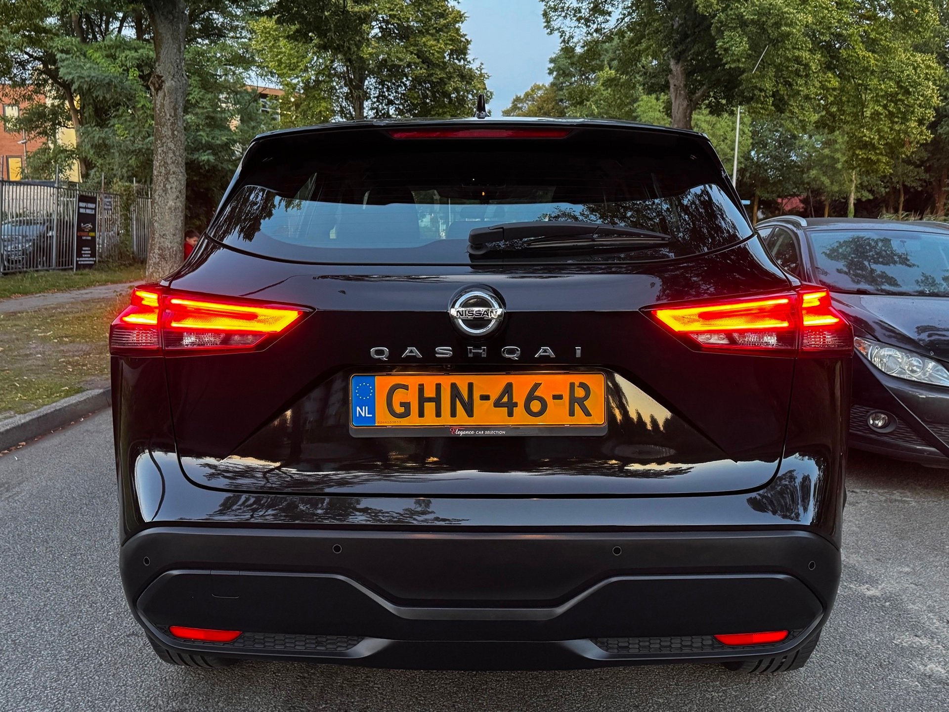 Nissan Qashqai 1.3 MHEV Xtronic N-Connecta|AUT|360•|LED|NA, Auto's, Euro 6, Zwart, Bedrijf, Hybride Elektrisch/Benzine
