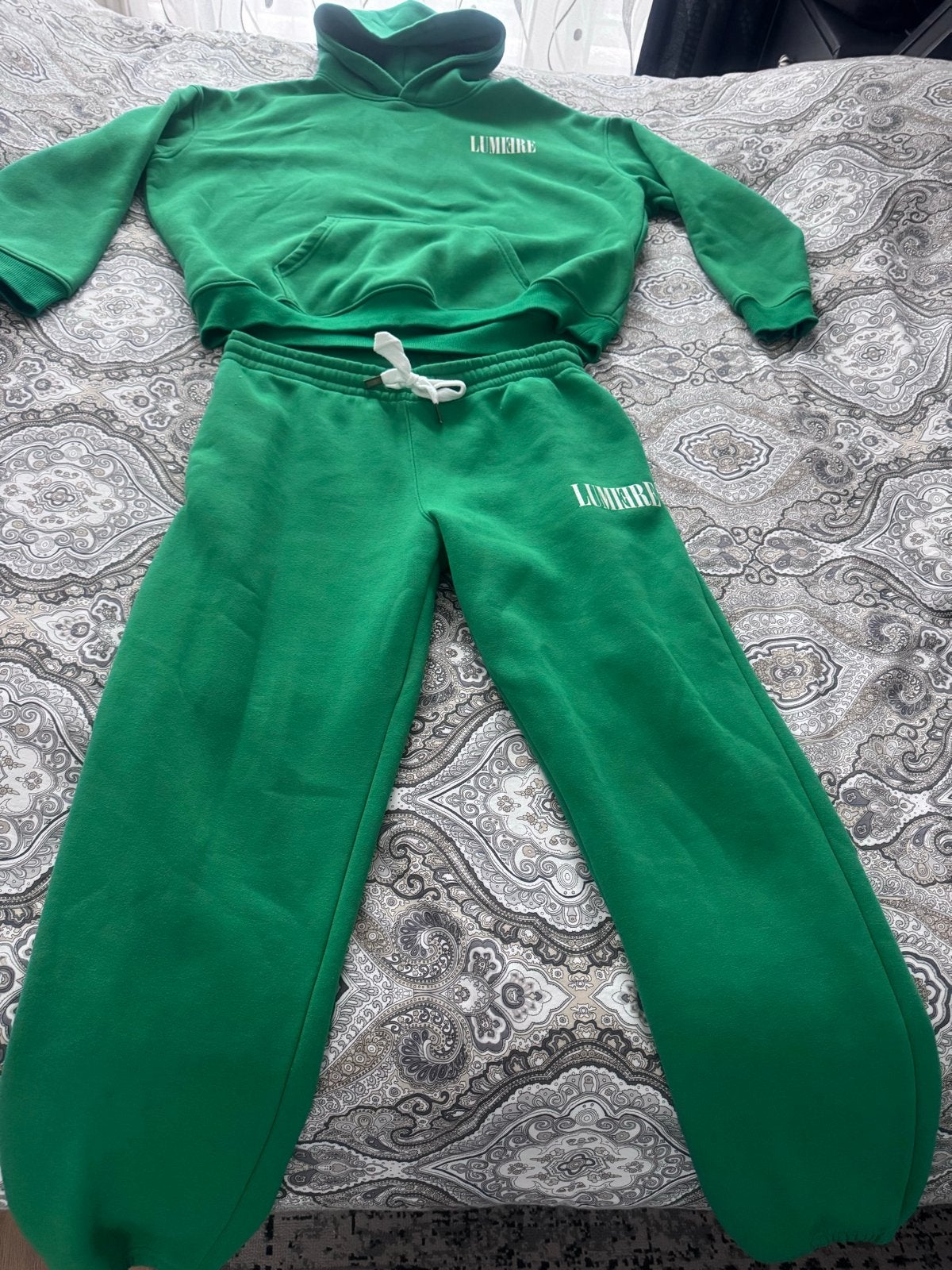 Lumiere trainingspak groen - Maat L, Kleding | Dames, Ophalen, Zo goed als nieuw, Maat 42/44 (L)