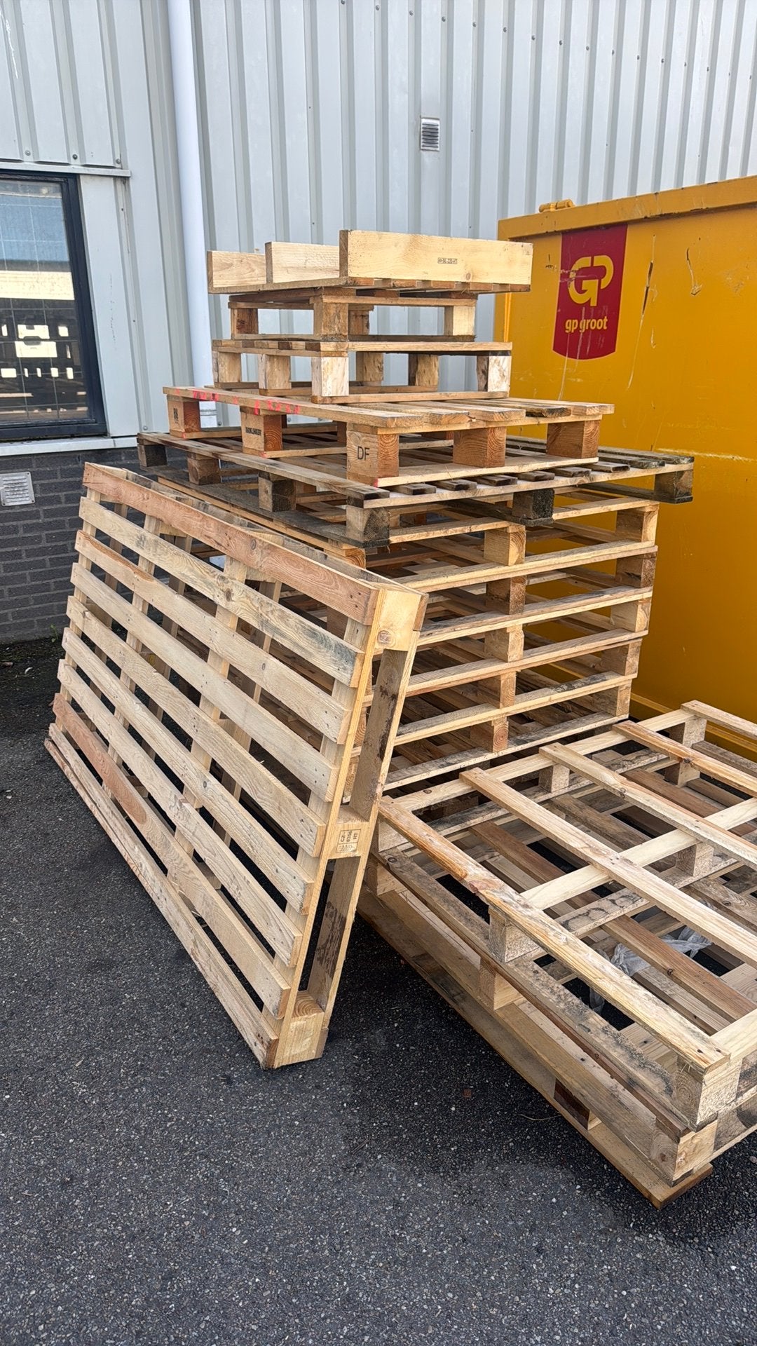 Pallets gratis af te halen, Minder dan 3 m³, Ophalen