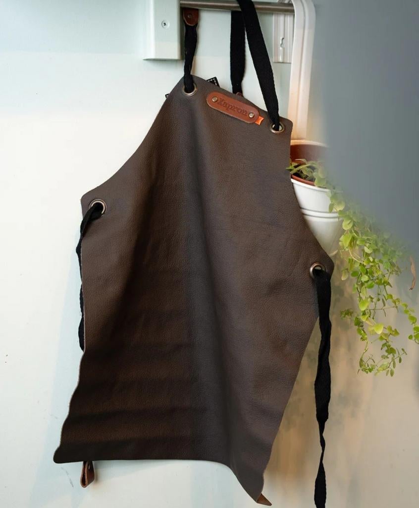 Nieuw! Xapron leren bbq schort bruin Apron twv 65,-, Ophalen of Verzenden, Nieuw